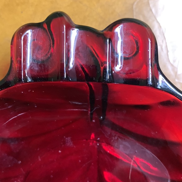 Vintage pair of ruby red depression glass ashtray/trinket dishes. - Picture 4 of 10